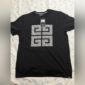 Black and White Casual Graphic T-Shirt